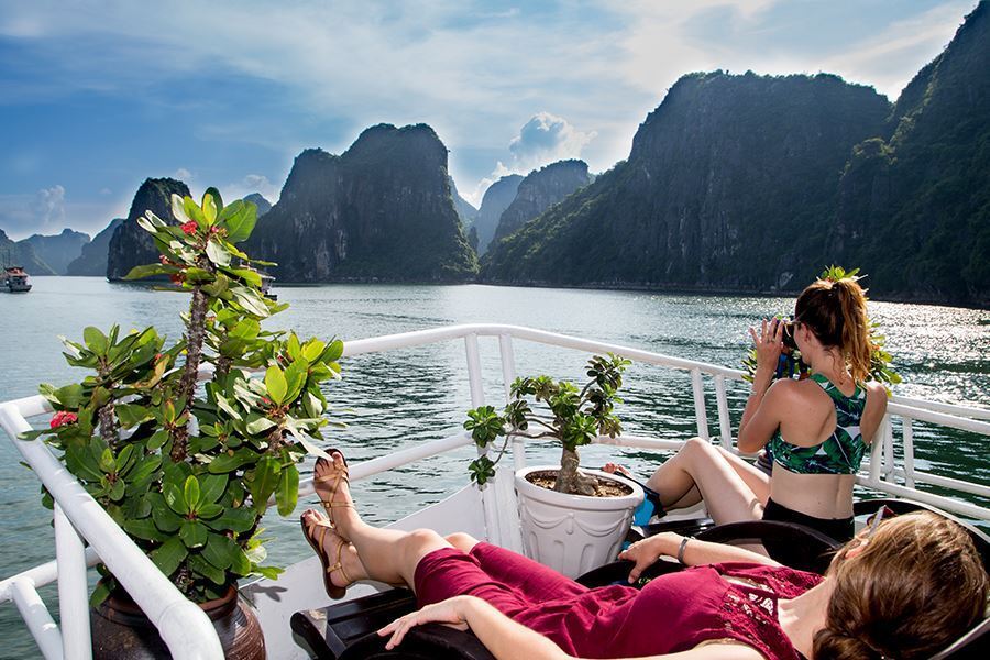 ADMIRAL HALONG DAY CRUISE
